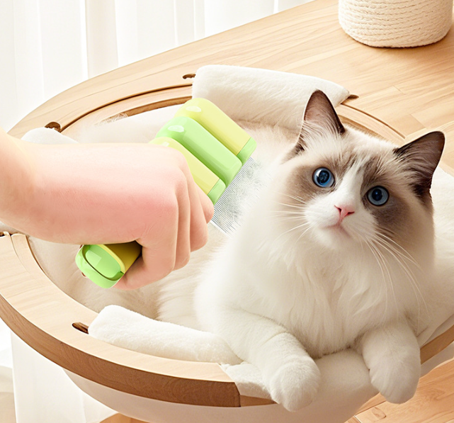 Pet comb💚Special combing tool with dense teeth for detangling and removing loose hair